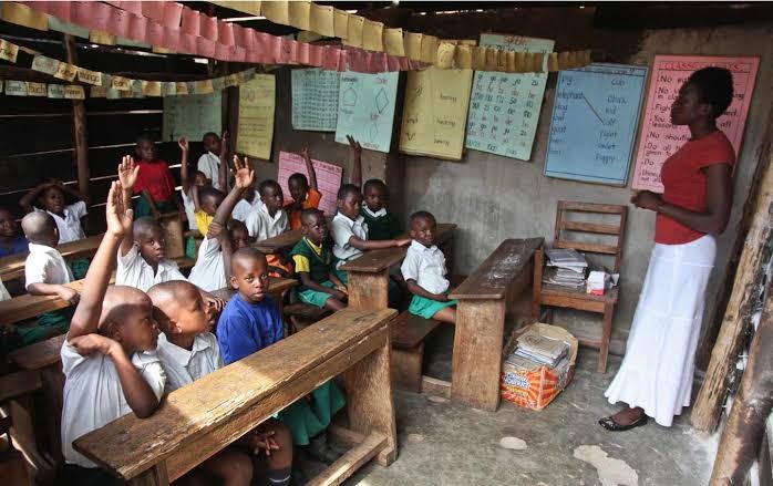 Government Sets Reopening Dates For Schools In Metropolitan Districts