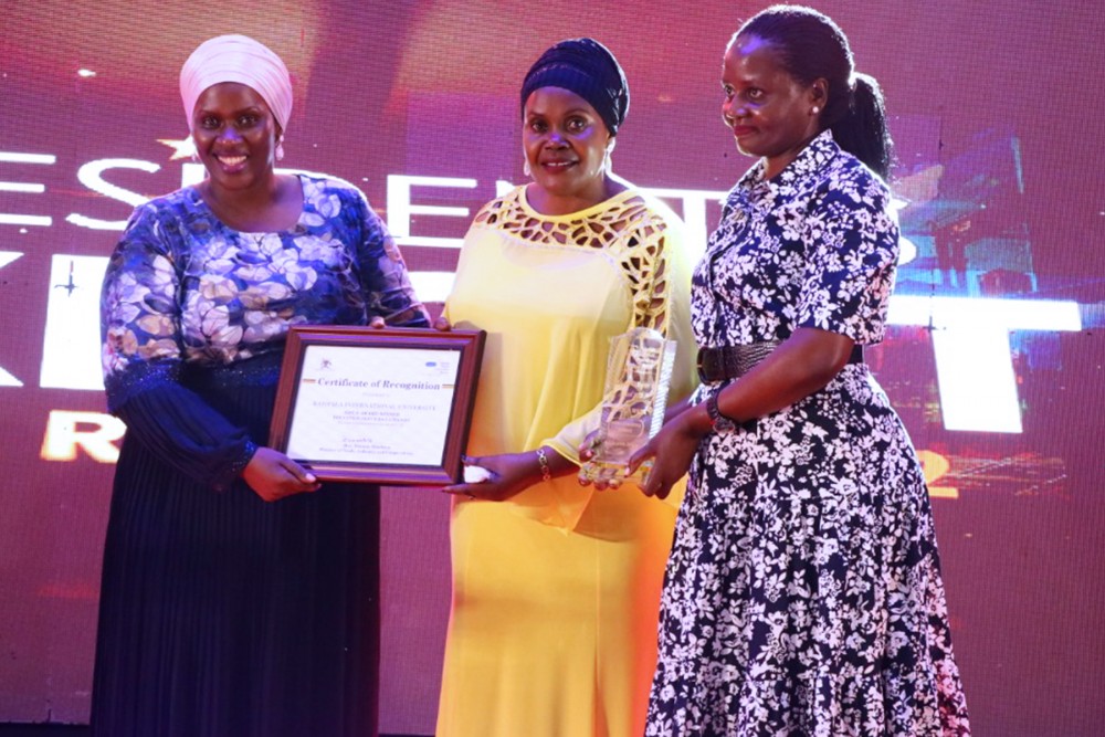 kampala-international-university-wins-the-2022-gold-presidential-export-award