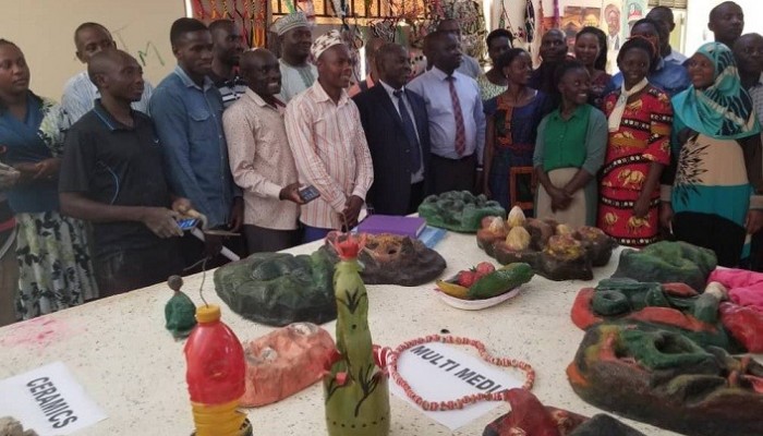 kiu-faculty-of-education-successfully-holds-2023-arts-exhibition