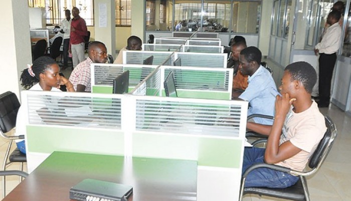 kiu-western-campus-students-get-their-course-notes-online